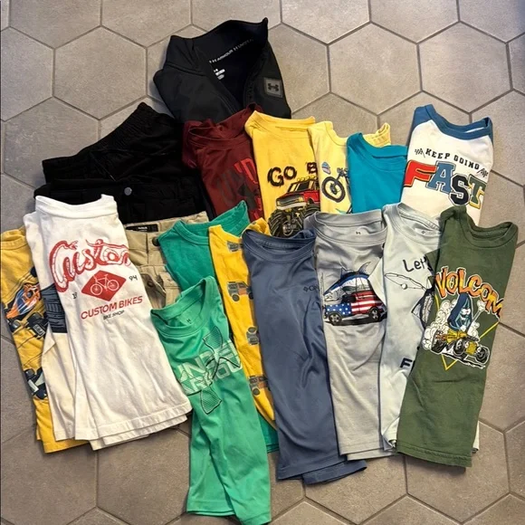 Assorted Boys Summer Bundle Graphic T-Shirts and Shorts Collection 5T - 6T XS - Picture 1 of 7